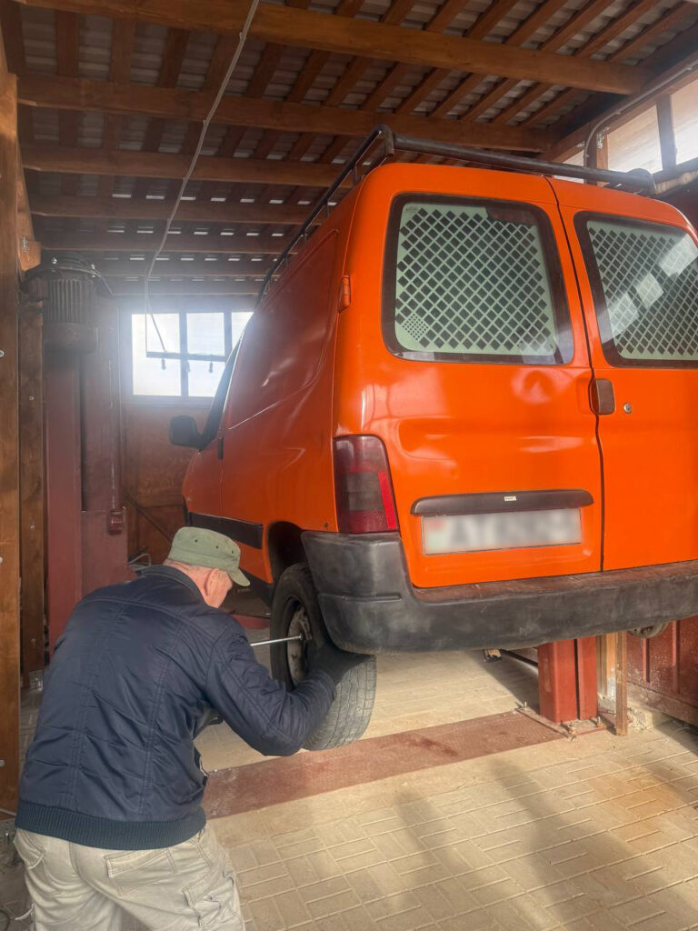 photo_2025-10-09_00-46-58